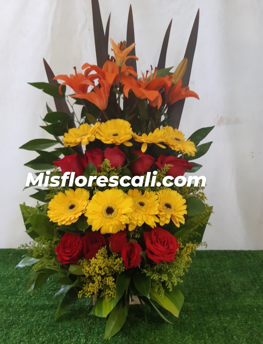 Arreglo Floral Con Rosas y Gerbera Ref #79 | Mis Flores Cali