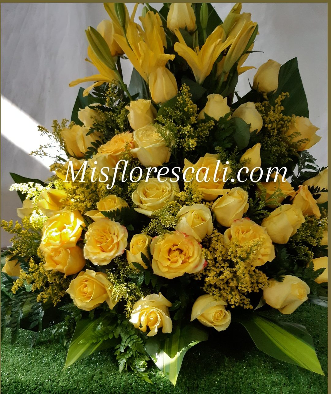 Arreglo Floral Con Rosas Amarillas Ref #99 | Mis Flores Cali